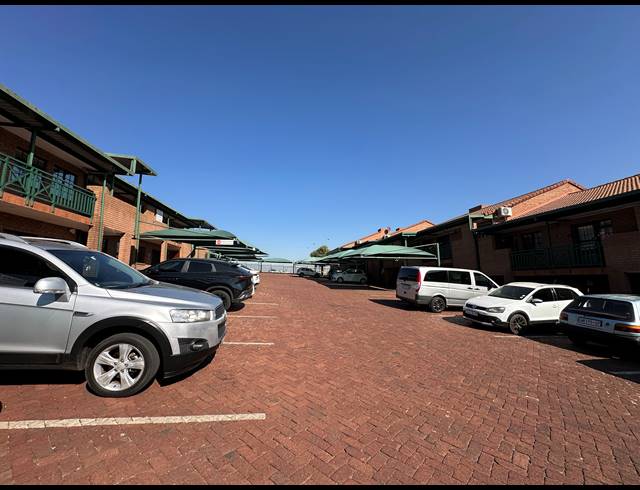 100.50M² OFFICE TO LET IN HIGHVELD